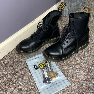 Dr. Martens lace up boots, black, women’s size 9